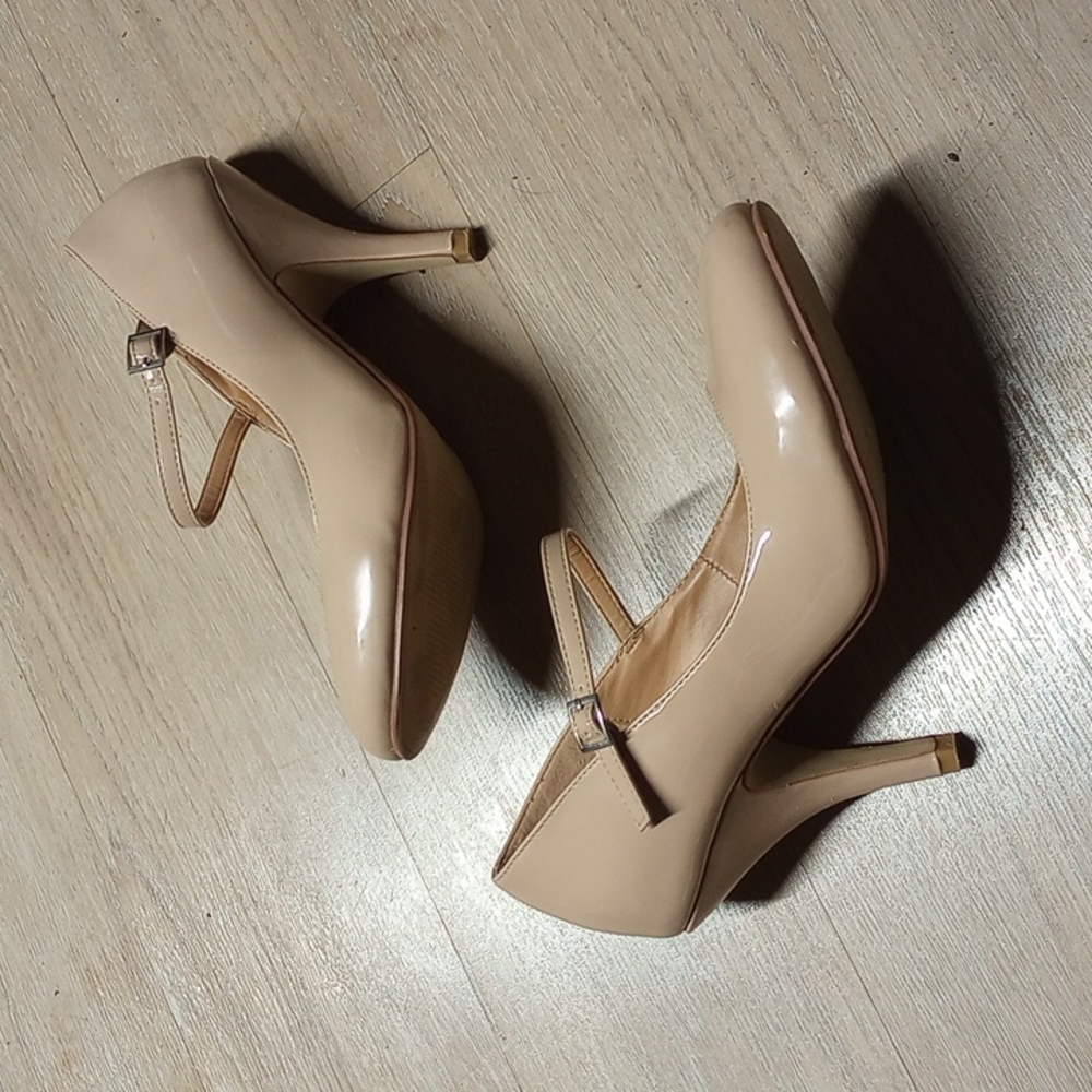 JG Mary Janes Beige Size 10